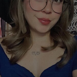 Cherrypeach_ Caucasian webcam from Colombia