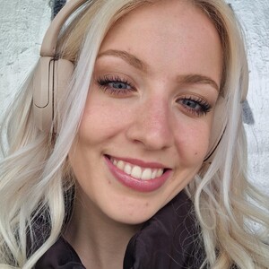 Lucy_Cutie webcam livesex profile in caucasian cams
