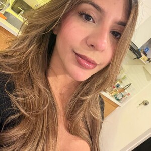 MissDanii Colombia webcam from Colombia