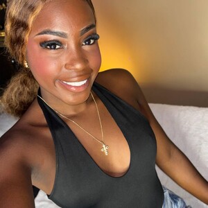 NaiaGils webcam livesex profile in ebony cams