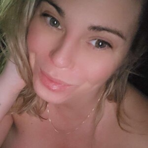 ThatZsa Caucasian webcam from Canada